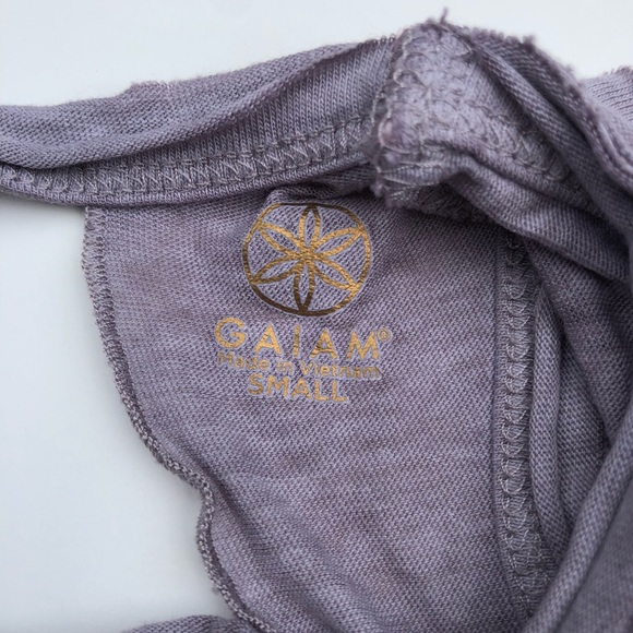 👽Gaiam 👽 tank - Picture 2 of 3